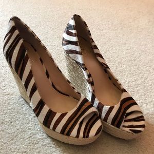 Striped open toed wedges